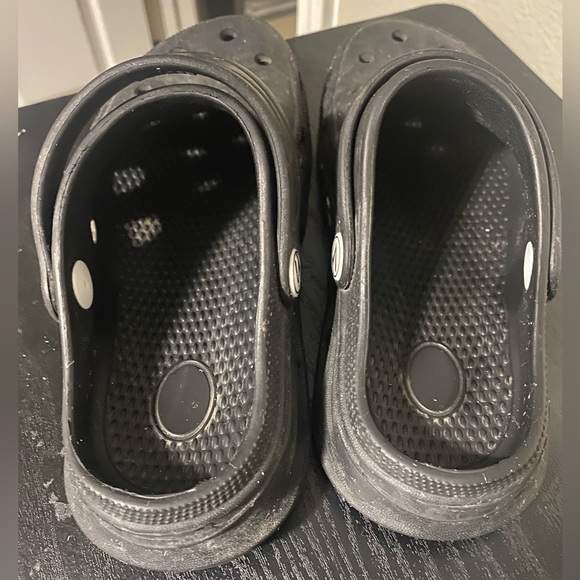🔥2/$10 Used black Non brand Crocs size 2/2.5 - Picture 5 of 6
